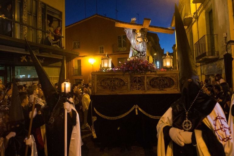 La imagen de Quintín de Torre en el desfile de la Hermandad de Jesús en su Tercera Caída