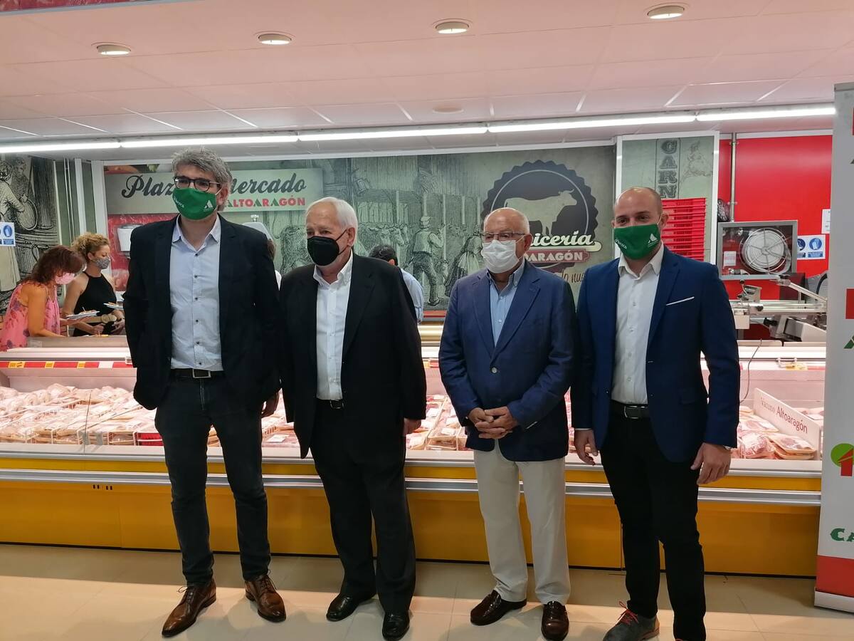 Ilusión por la reapertura del Supermercado Alto Aragón de la calle Teruel de Huesca