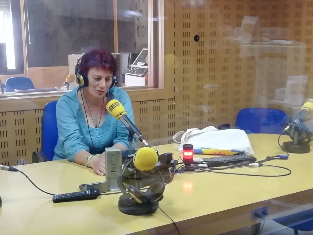 Svieta Volochay, activista y superviviente del accidente nuclear de Chernóbil, visita Extremadura para abordar con los distintos partidos la actualidad de la central de Almaraz