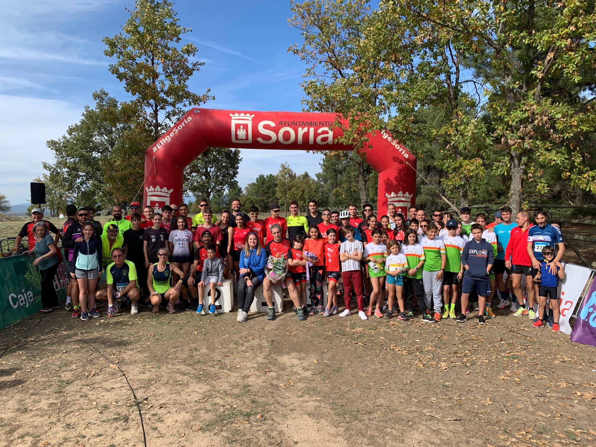 Foto de familia del Duatlón Ciudad de Soria-Memorial María García este domingo en Valonsadero.