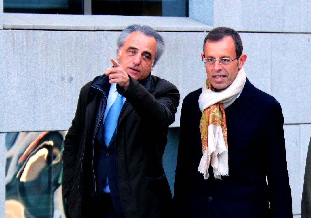 Sandro Rosell i el seu advocat,Pau Molins, arriben a l'Audiència Nacional