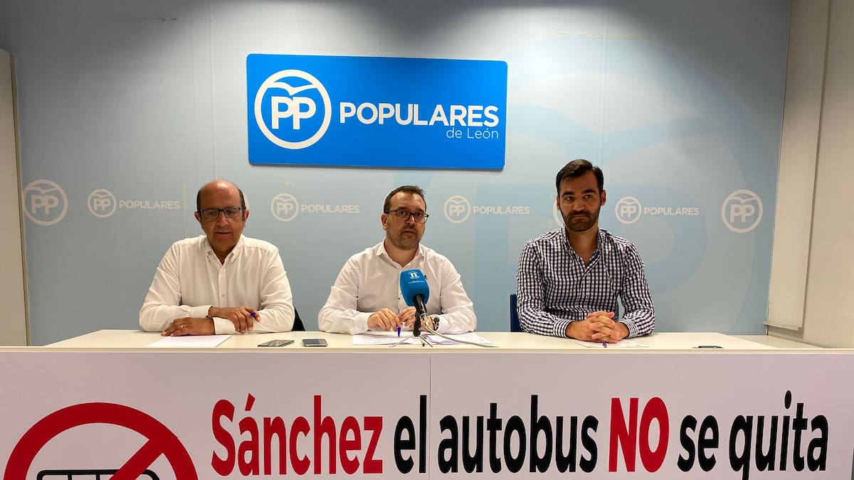 Cuarenta municipios leoneses perderían su parada de autobús si la Junta no se hace cargo del servicio