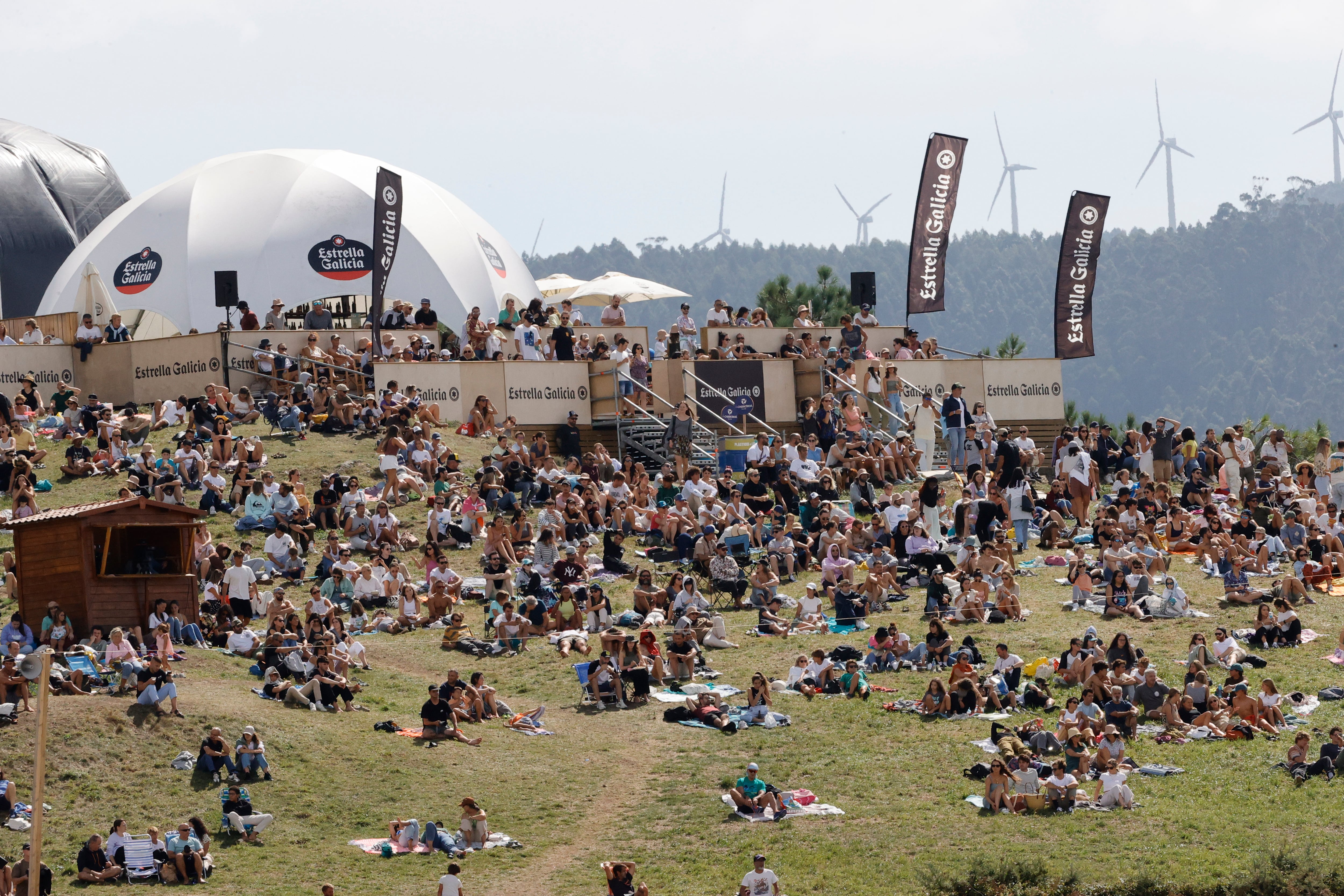 Valdoviño (LA CORUÑA) (03.09.2023) El Abanca Patín Classic Galicia Pro que se celebra desde el día 26 de Agosto en la playa de Pantín Valdoviño, celebra sus finales con la victoria de la surfista vasca Janire Gonzalez y el surfista de Isla Reunión Maxime Huscenot, quedando en segundo lugar la surfista portuguesa Camila Kemp y Chary Quivront de Francia. EFE/ Kiko Delgado
