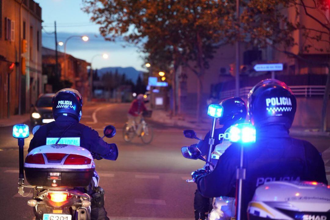 Policía Local interviene en una aglomeración en calle Beatas y realiza más de 100 actuaciones este viernes