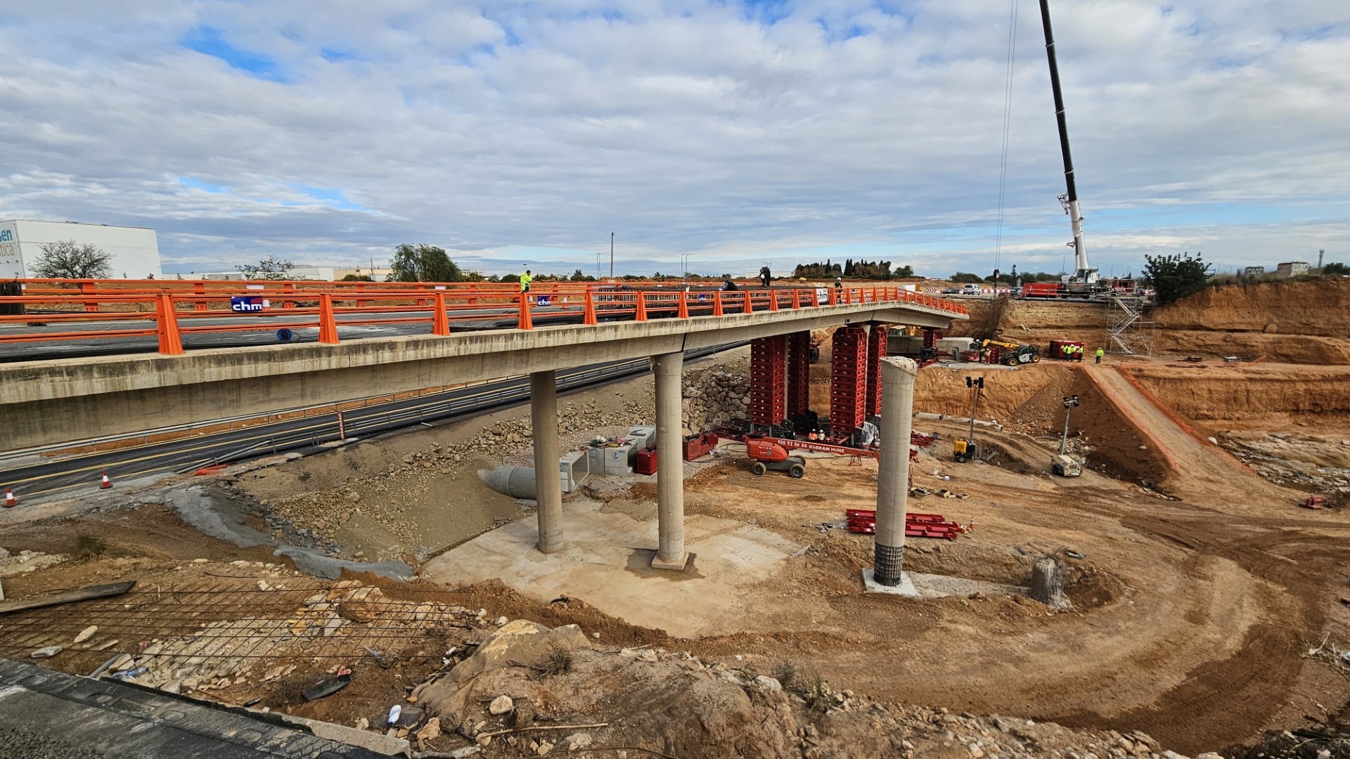 Estos sensores permiten monitorizar estructuras grandes como puentes o túneles de hasta varios kilómetros