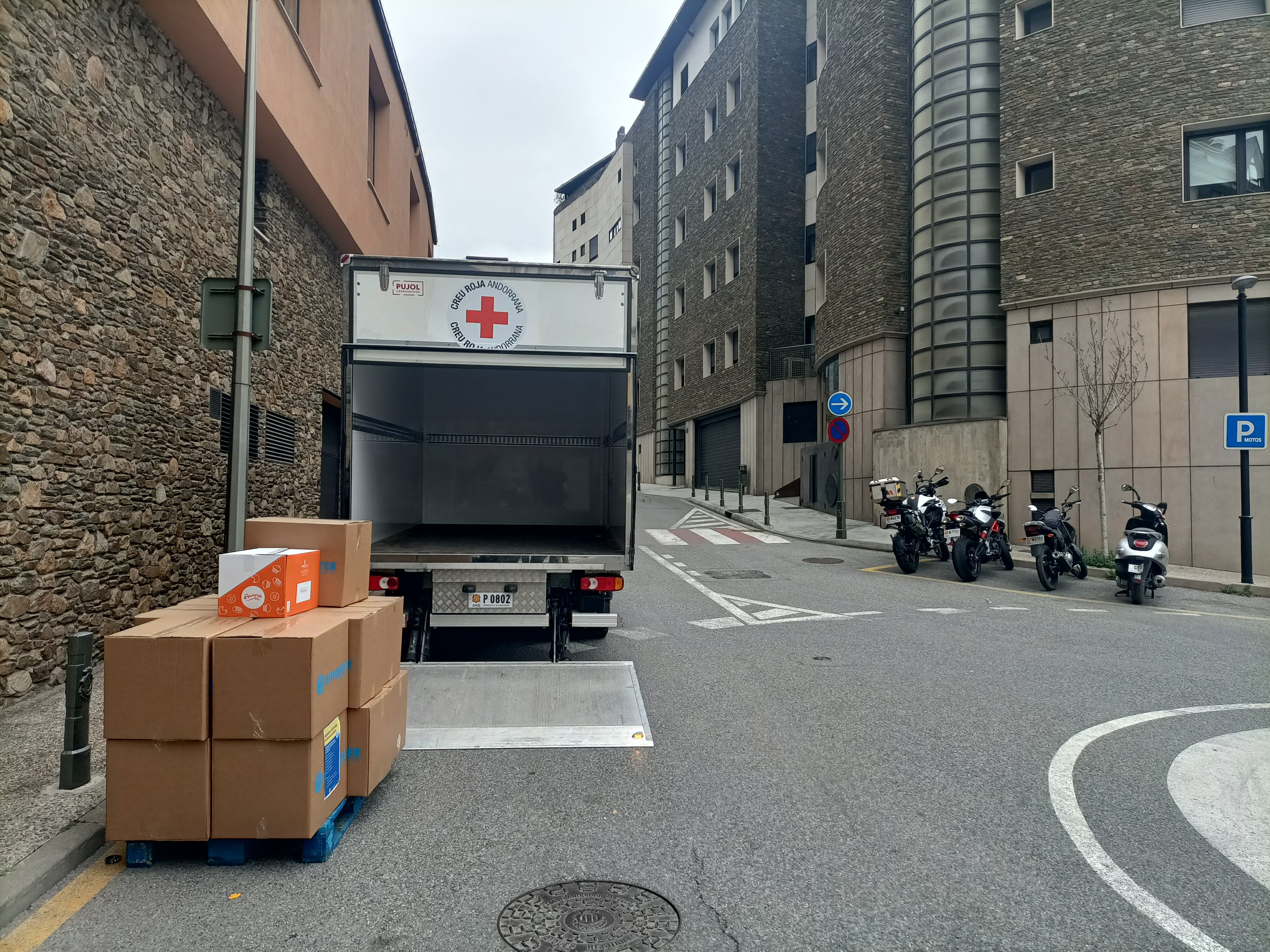 La Creu Roja recapta gairebé 55.000 euros per a Ucraïna a través de donacions particulars i en els propers dies sortiran tres combois amb ajuda humanitària.