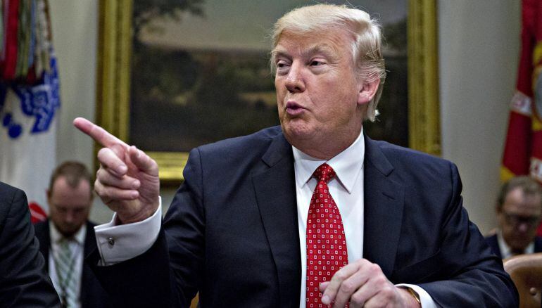 El presidente de los Estados Unidos, Donald Trump, se reúne con los sheriff del país en la Casa Blanca, en Washington, Estados Unidos.