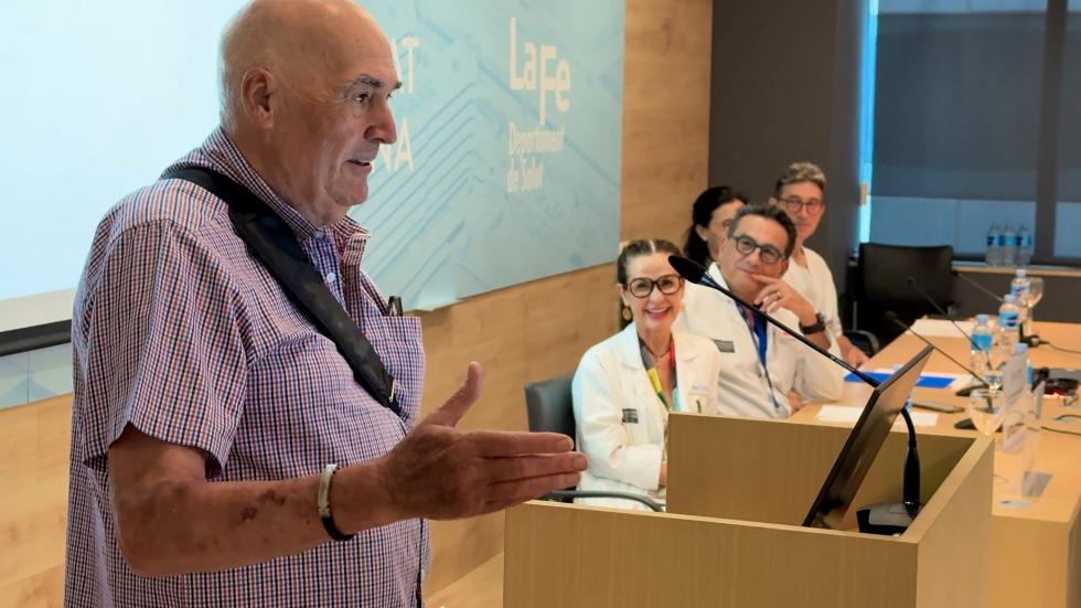 Un paciente del hospital La Fe lleva diez años con un corazón mecánico