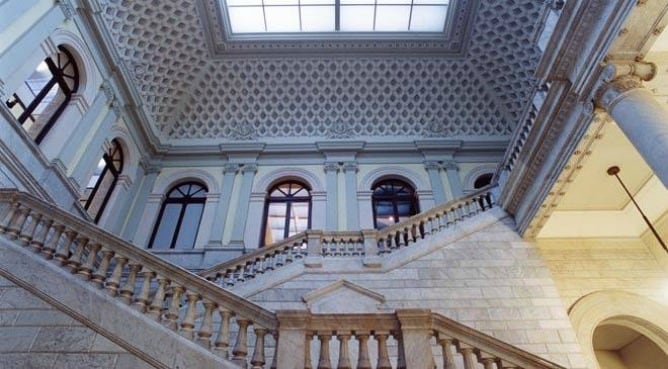 Escaleras de la Biblioteca Nacional.