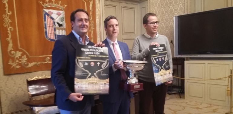 Jorge Recio, Enrique Sánchez Guijo y Fernando Vázquez, en la presentación.