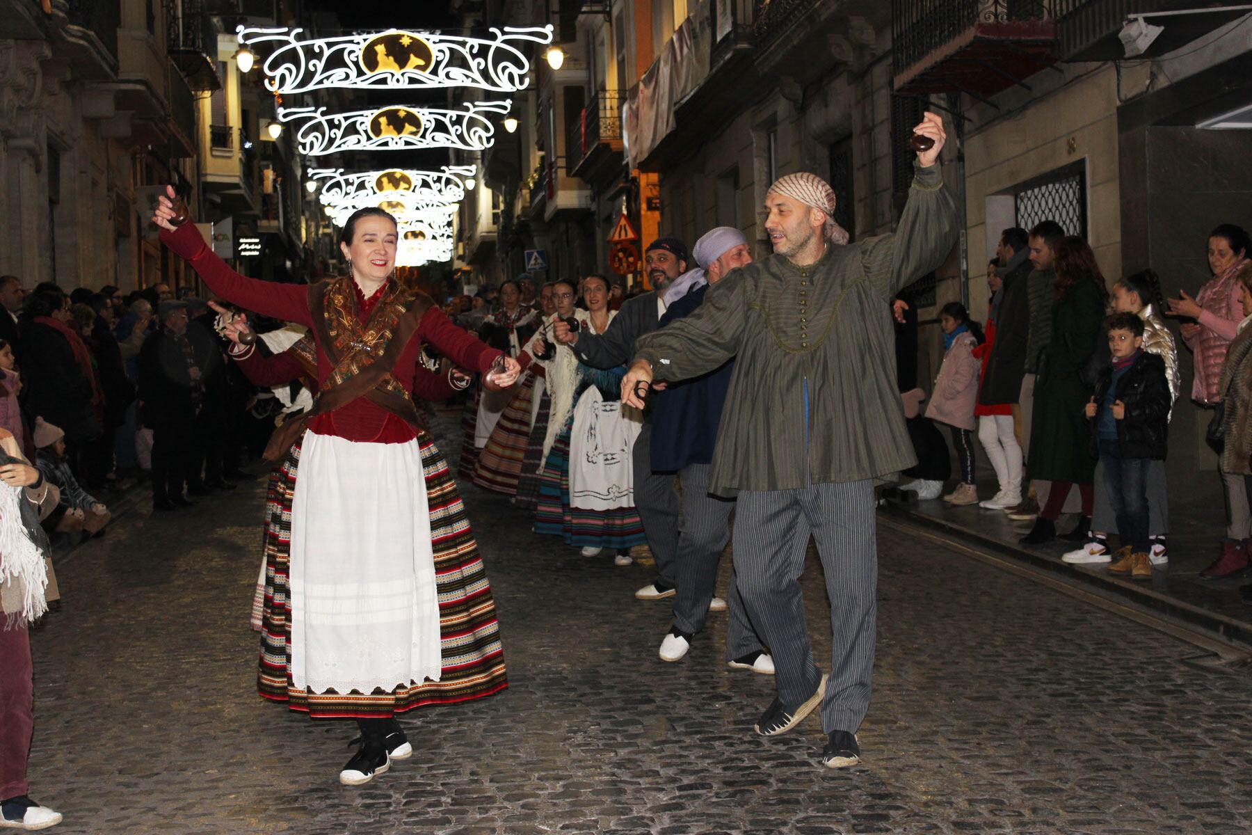 Components del Grup de Danses Carrascal durant la seua participació a Les Pastoretes