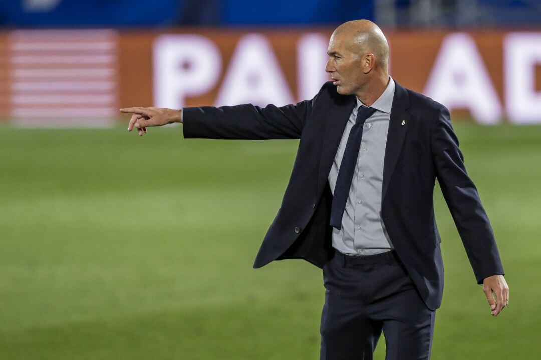 Zinedine Zidane durante el partido frente al Valladolid. 