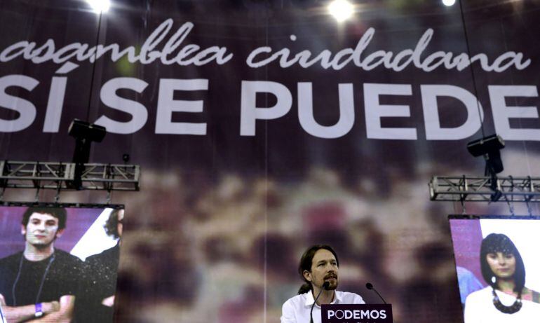 GRA068. MADRID, 18/10/2014.- El líder de Podemos, Pablo Iglesias, interviene en la Asamblea Ciudadana "Sí Se Puede", que durante dos días someterá a examen las propuestas presentadas por los diferentes equipos sobre el modelo de partido que quieren construir, su organización y sus principios éticos y políticos. EFE/Zipi