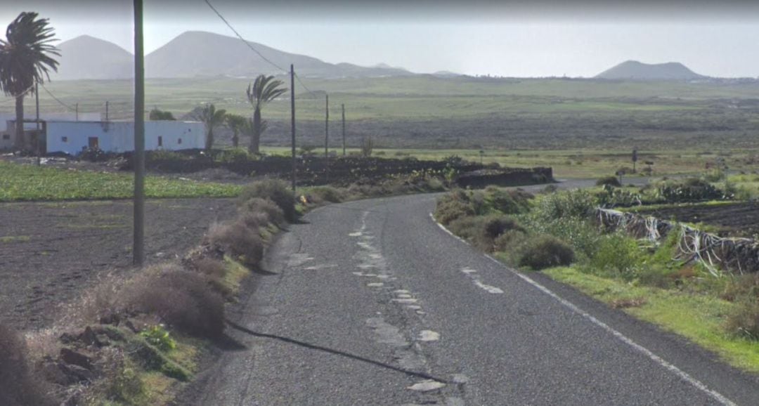 Uno de los tramos de la carretera entre Nazaret y el Complejo Agroindustrial de Teguise.