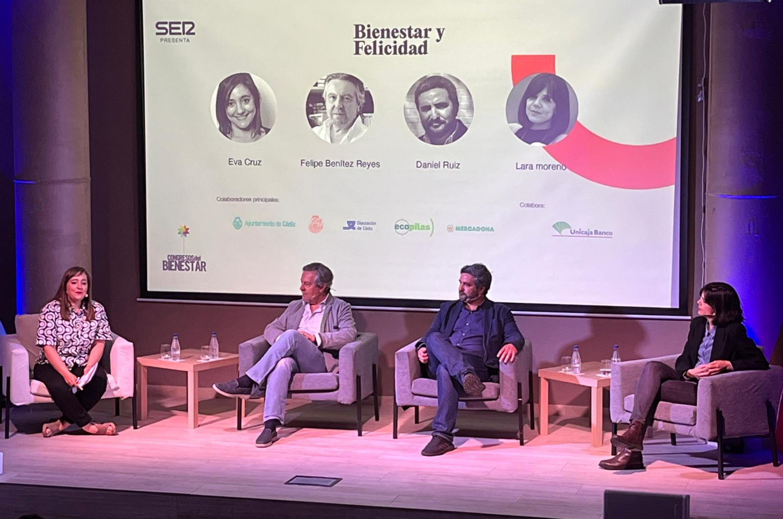 Eva Cruz, Felipe Benítez Reyes, Daniel Ruiz y Lara Moreno en el Congreso del Bienestar de Cádiz