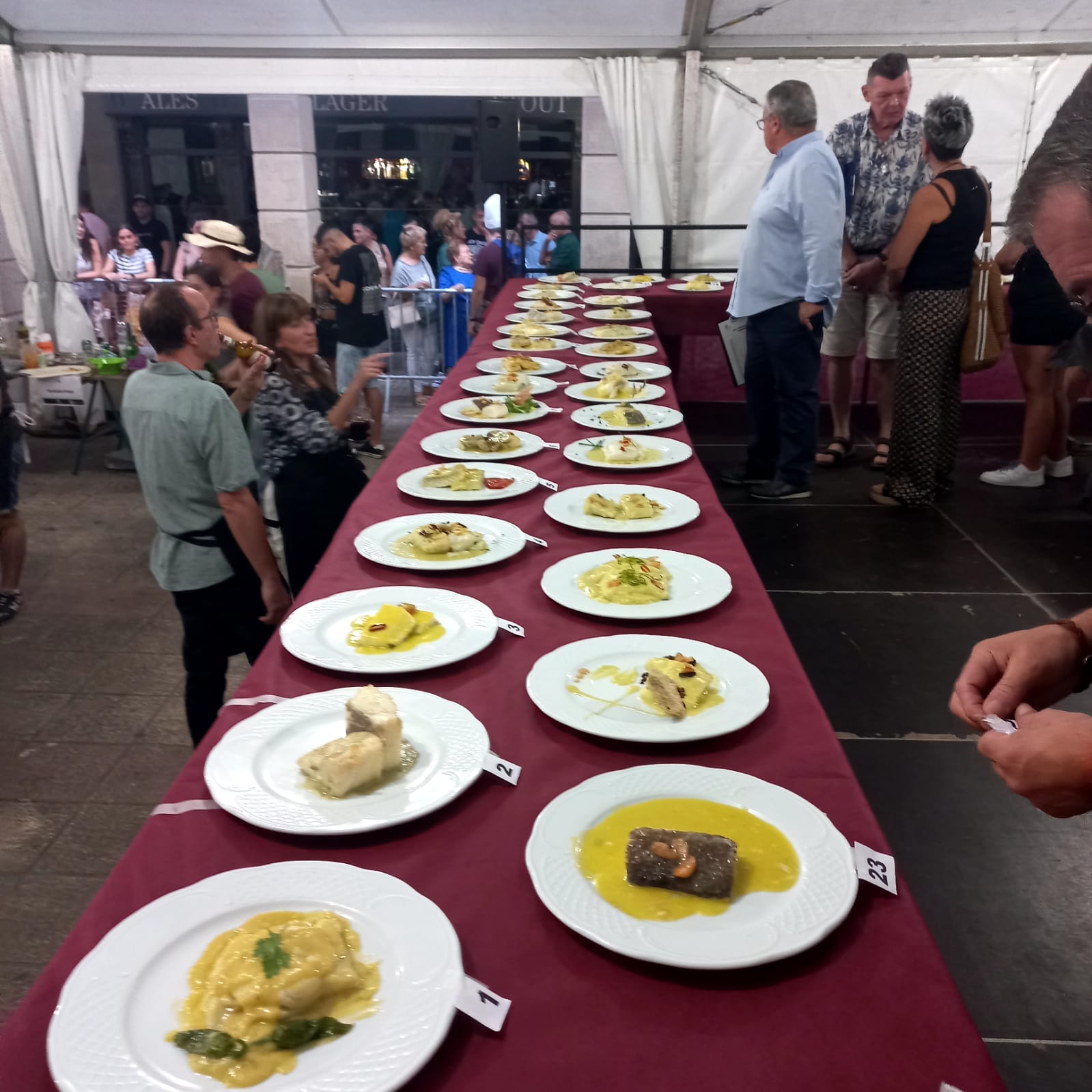 El concurso gastronómico de Urretxu se ha centrado este año en el Bacacalo al Pil-Pil