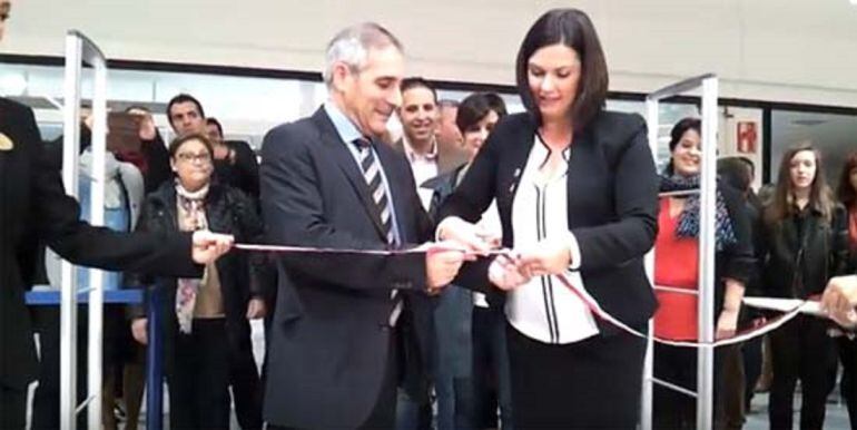 Juan Jiménez y la alcaldesa de Puertollano cortan la cinta del nuevo hipermercado ELECLERC en la ciudad industrial