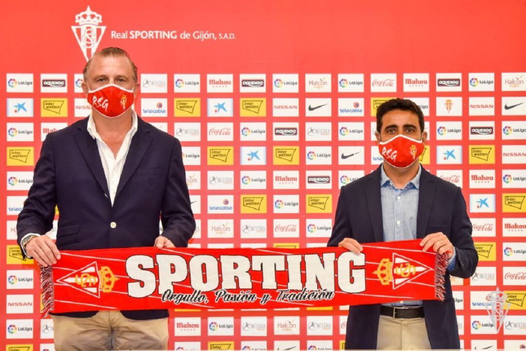 Javi Rico y David Gallego en el acto de presentación del nuevo técnico rojiblanco.