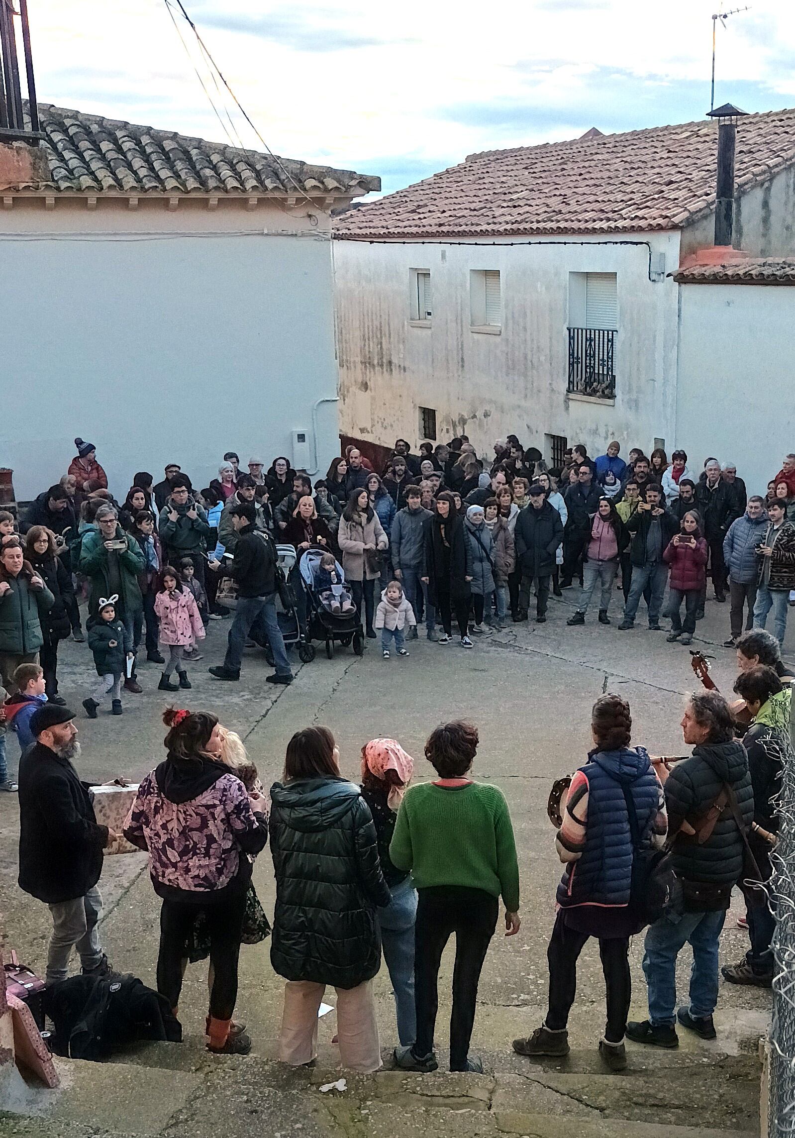 Imagen de la ronda en Argavieso, el sábado en el programa cultural 'Cosecha de invierno' de la Comarca de la Hoya de Huesca