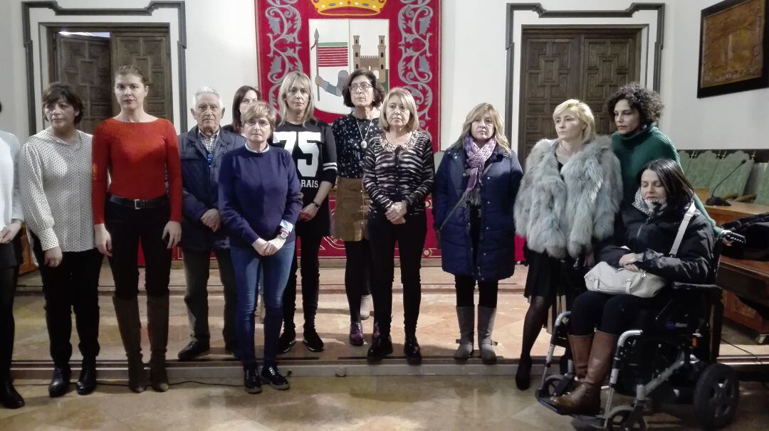 Minuto de silencio guardado por la integrantes del Consejo Municipal de la Mujer 