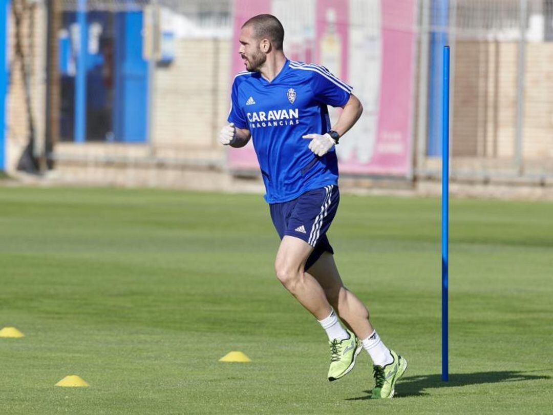 "Pichu" Atienza se ejercita en la Ciudad Deportiva antes del reinicio de la competición