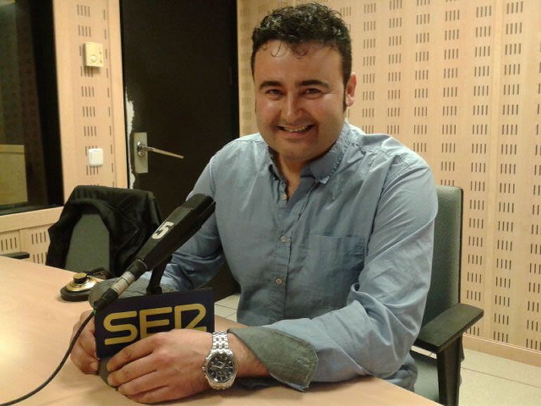 Manel Carmona, candidato de Guanyem, en los estudios de la SER en Palma de Mallorca