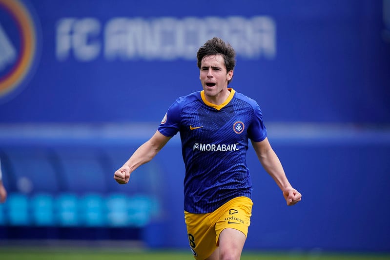 El defensa Marc Bombardó celebra el seu primer gol amb la samarreta de l’FC Andorra.