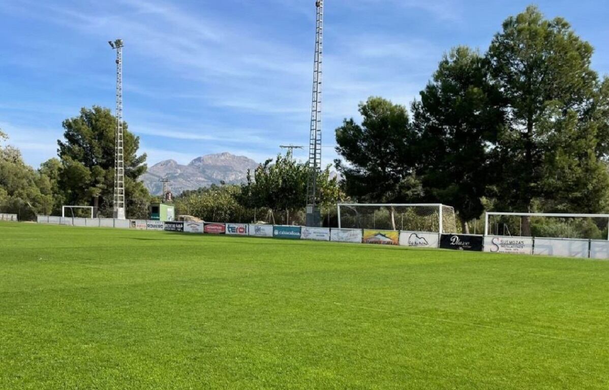 Campo de fútbol municipal de Polop donde sucedieron los hechos en 2017