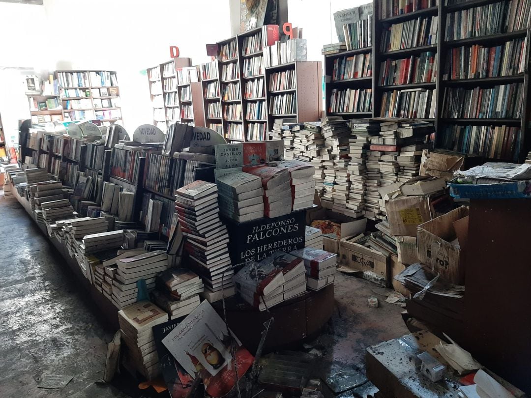 La librería Proteo tras el incendio