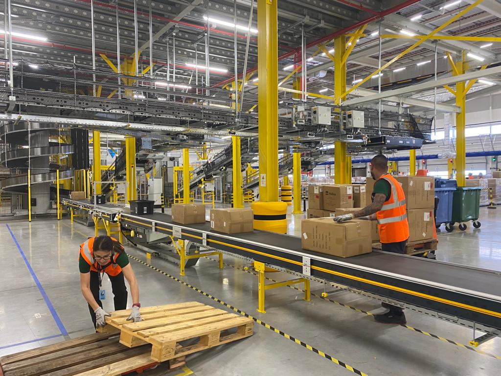 Imagen de la nueva nave de Amazon en la Plataforma Logística de Plaza (Zaragoza)