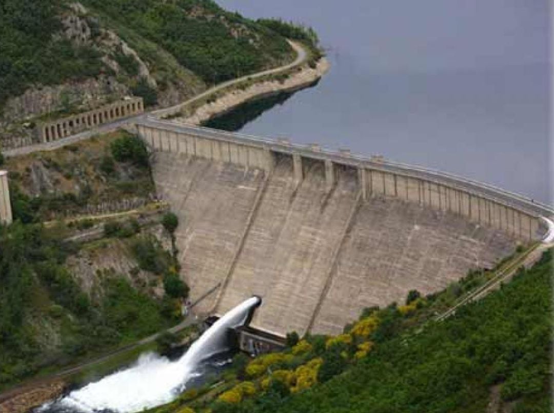 Presa Juan Benet, en Boñar