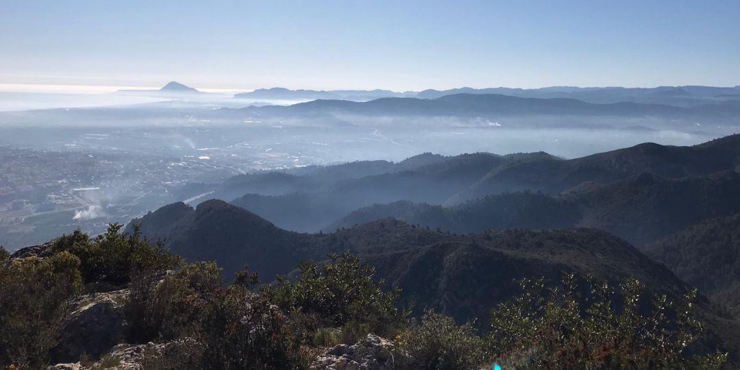 Niebla a primeras horas de la mañana en la Safor vista desde el Molló de la Creu 