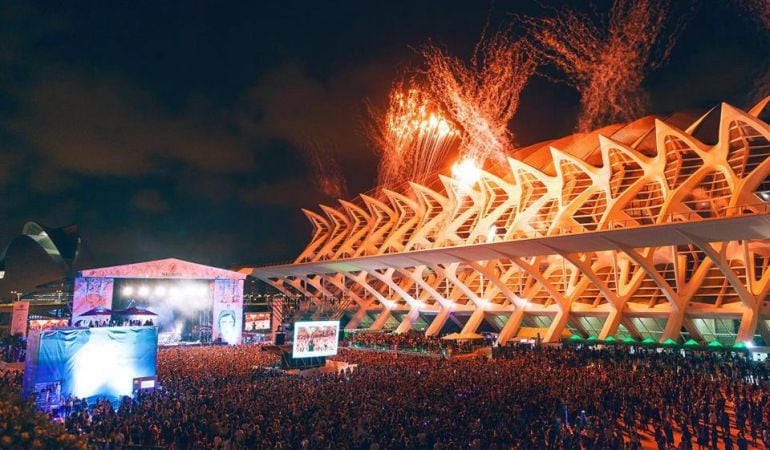 Los fuegos artificiales sobre el Museo de las Ciencias el pasado sábado en el concierto de Izal