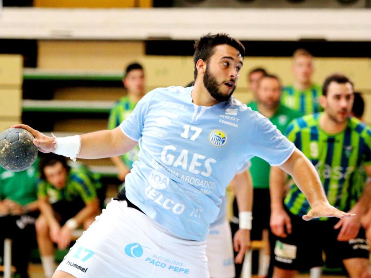 Armada y Cabello renuevan por el Ciudad de Málaga