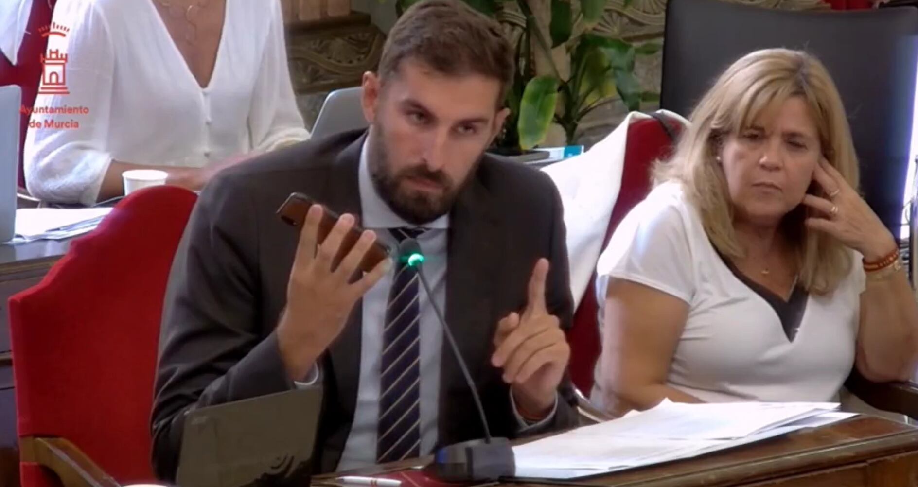 El edil de Vox, José Ángel Antelo, durante su intervención en el pleno