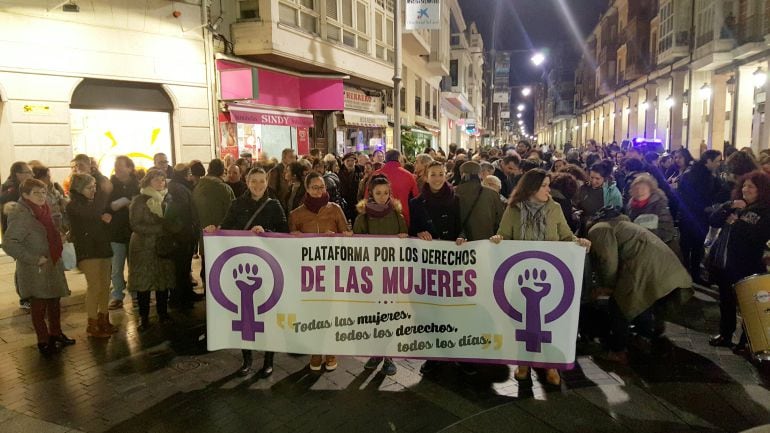 Inicio de la manifestación convocada por la Plataforma de los Derechos de las Mujeres