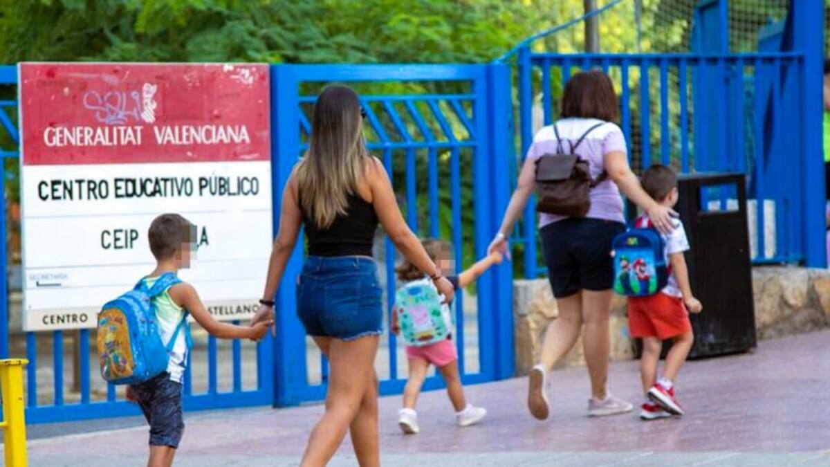 La directora del IES L'Almadrava de Benidorm sobre los datos de participación de la consulta de la lengua base