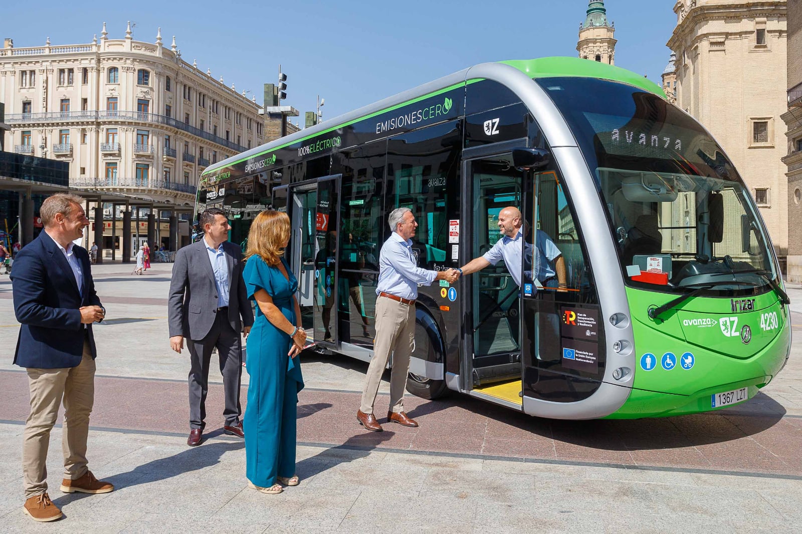 El Ayuntamiento de Zaragoza presenta el primer autobús eléctrico que funcionará en la ciudad