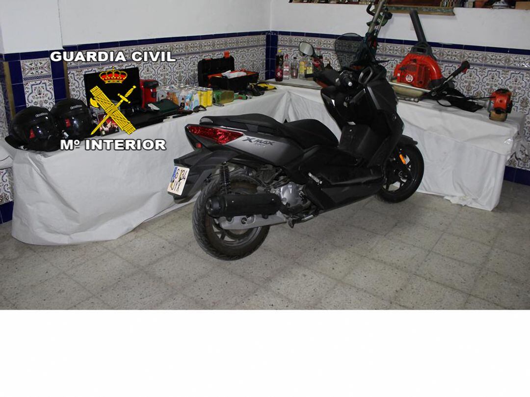 Motocicleta sustraída.