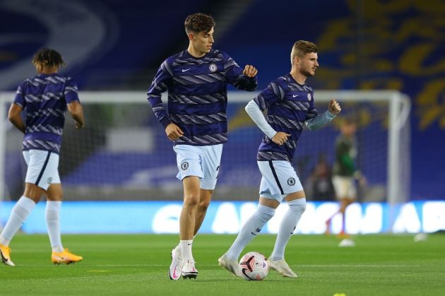 Havertz y Werner durante un calentamiento con el Chelsea