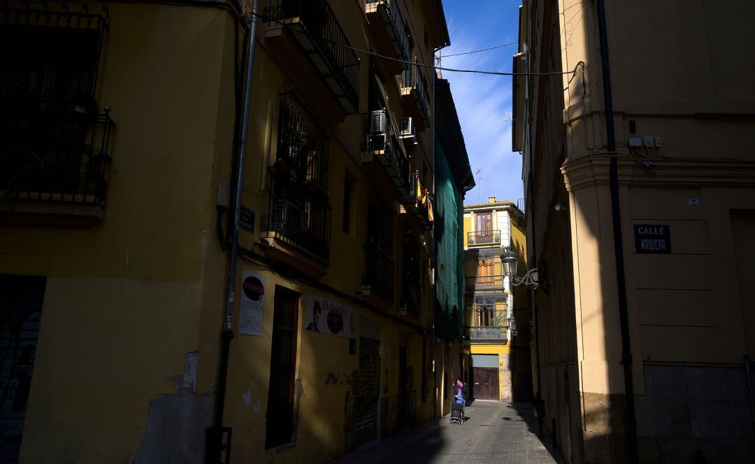 Amics del Carme ha organizado este lunes un encuentro online para analizar cómo afectará esa nueva normalidad al barrio y estudiar una hoja de ruta para mejorar el centro histórico de València