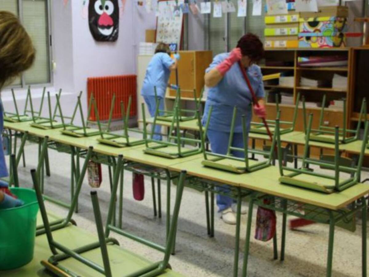 La plantilla de limpieza en colegios de Jerez advierte de deficiencias en el servicio por incumplimientos de la concesionaria