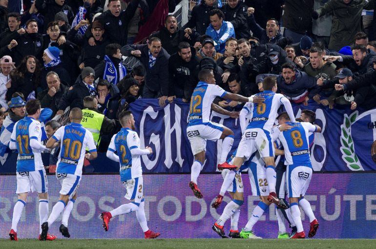  Los jugadores del Leganés celebran el gol del griego Dimitrios Siovas.