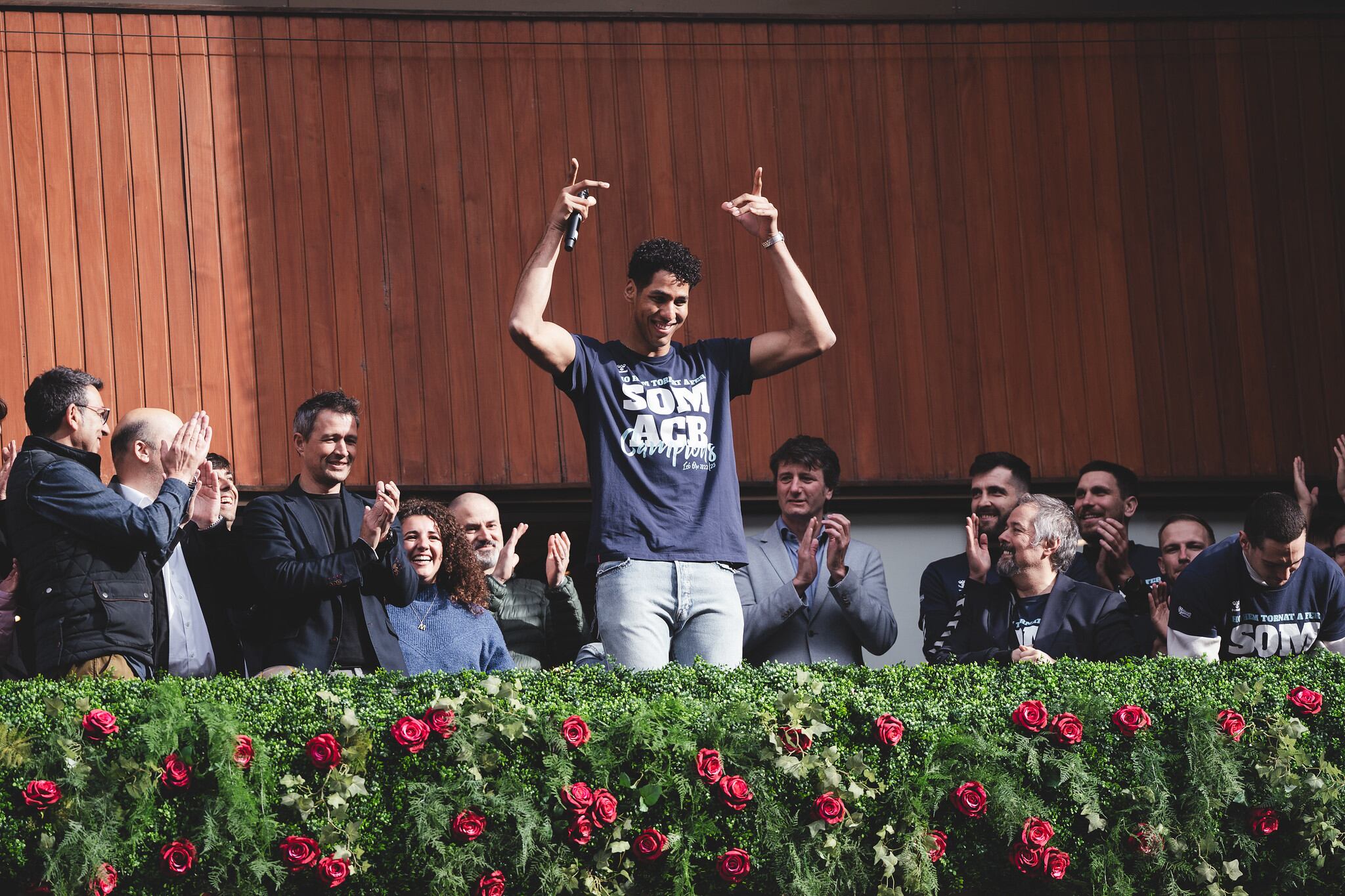 Felipe dos Anjos celebra el títol de LEB Or amb el MoraBanc Andorra.