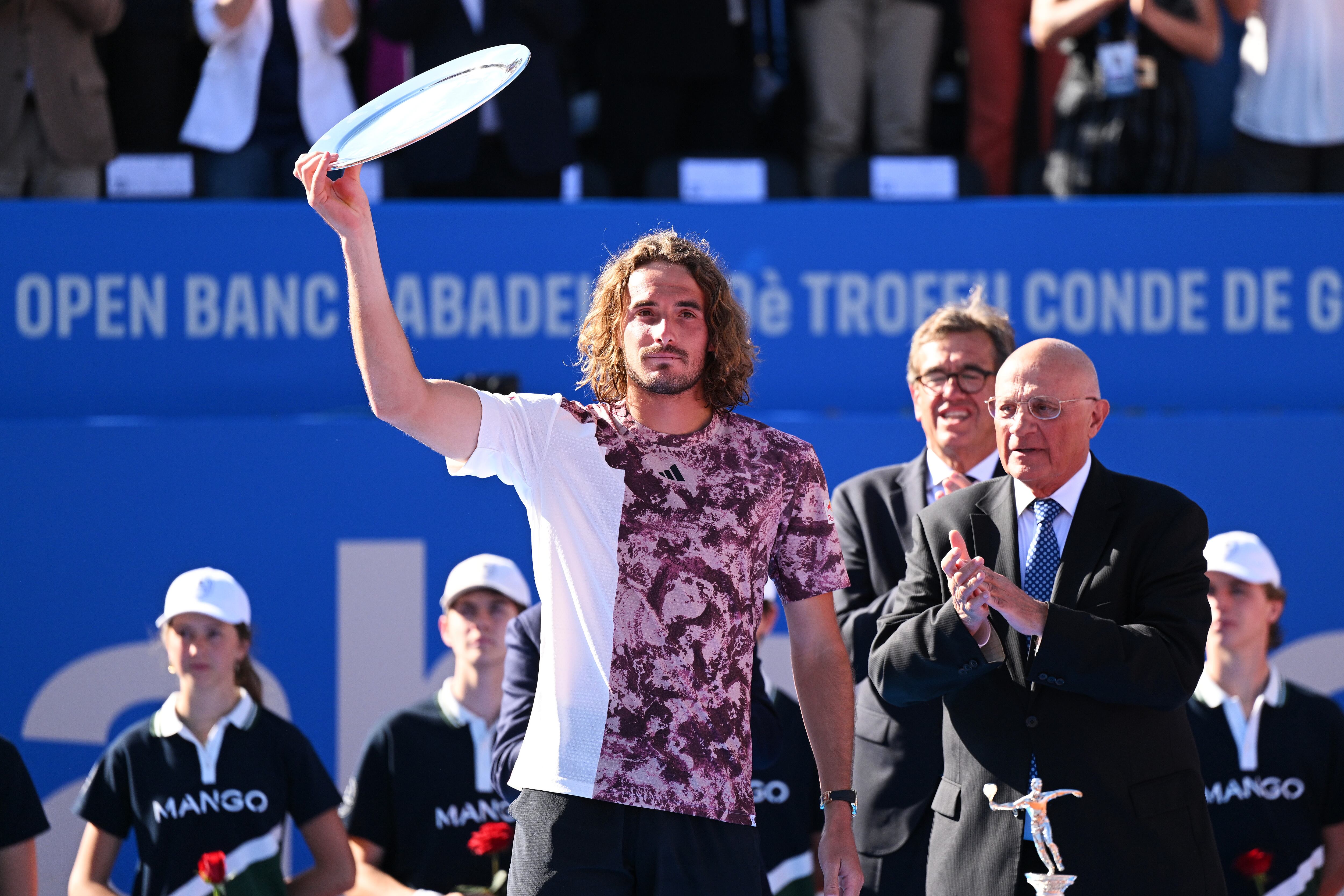 Tsitsipas en la entrega de premios del Trofeo Conde de Godó