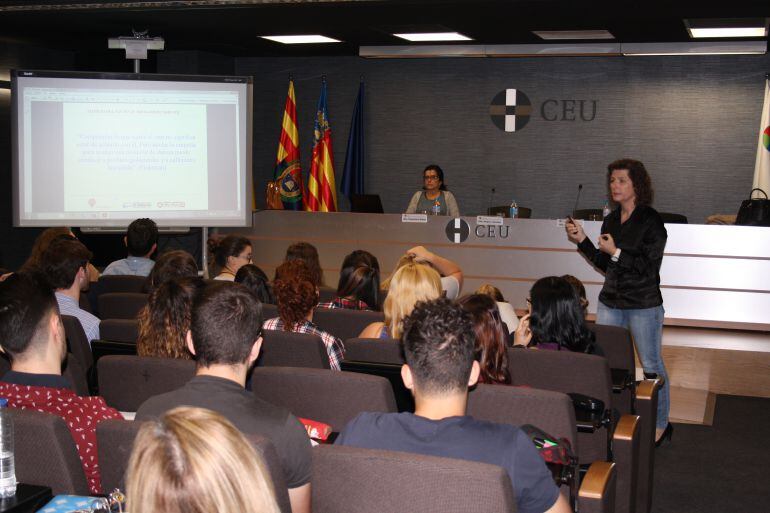 Talleres en la Universidad CEU