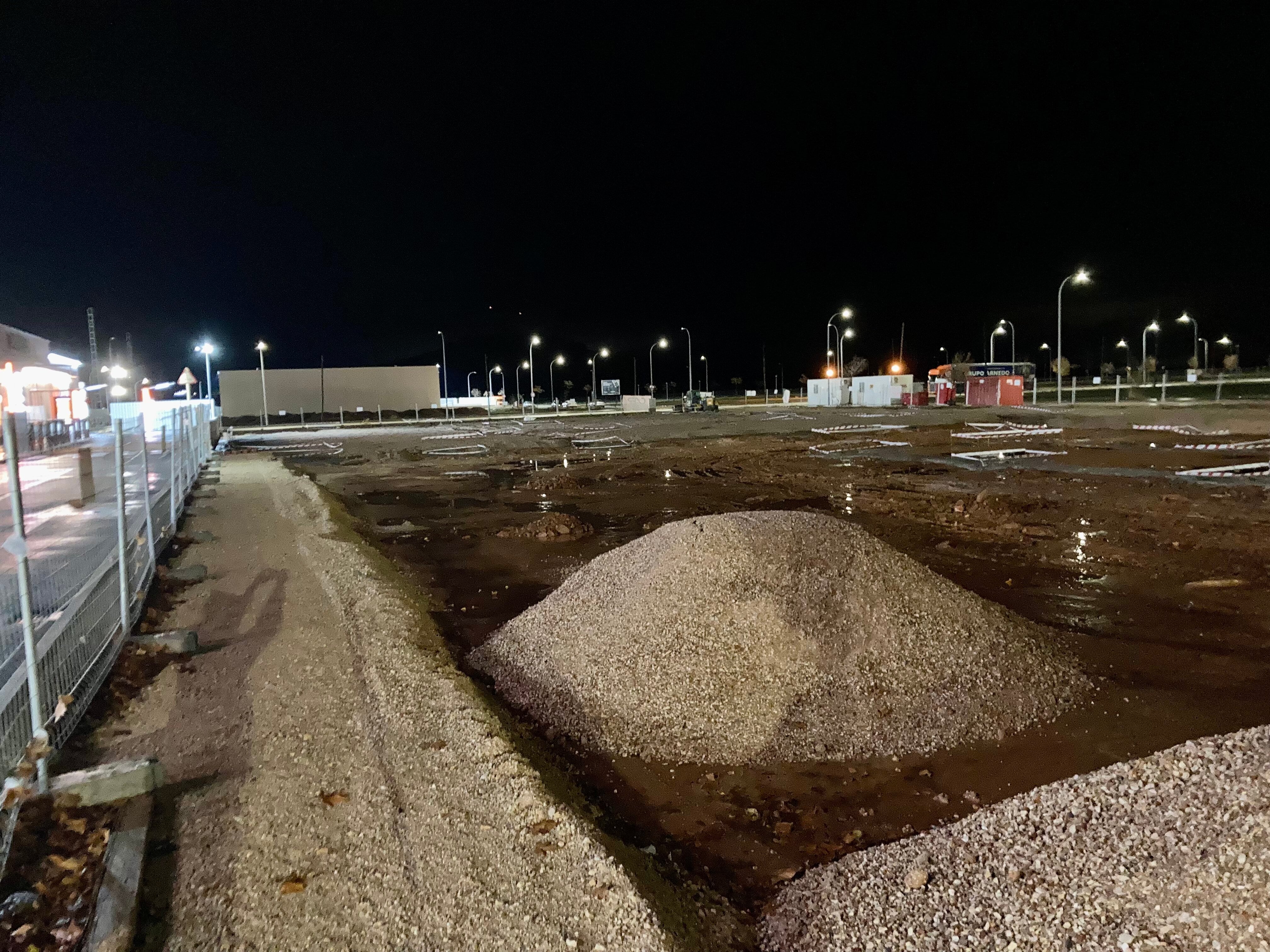 Imagen de los terrenos en donde se están construyendo el futuro Sprinter y JYSK de Valdepeñas (Ciudad Real)