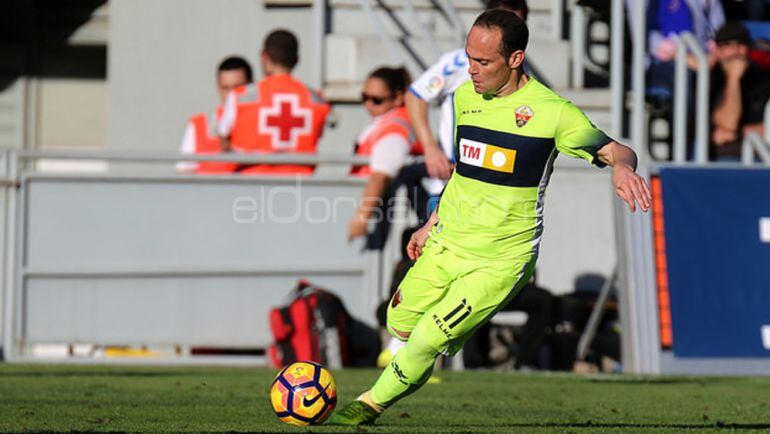 Nino salvó al Elche de la derrota en Son Malferit con un gol en el minuto 92