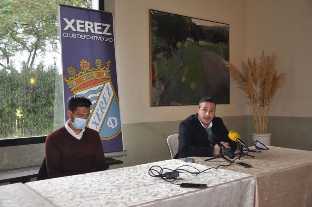 Ramón Verdú junto a Juan Díaz en una rueda de prensa