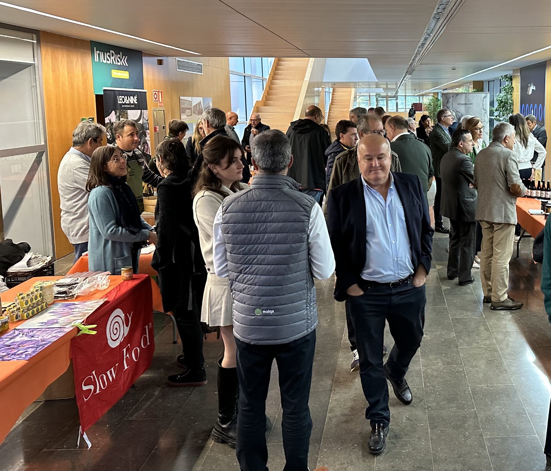 Productores agroalimentarios y visitantes en las jornadas gastronómicas que se han llevado a cabo en el Centro de Innovación Gastronómica de Aragón, en el Parque Tecnológico Walqa